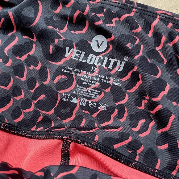 Velocity Pink Leopard Leggings 7/8 w/pockets - Picture 2 of 2